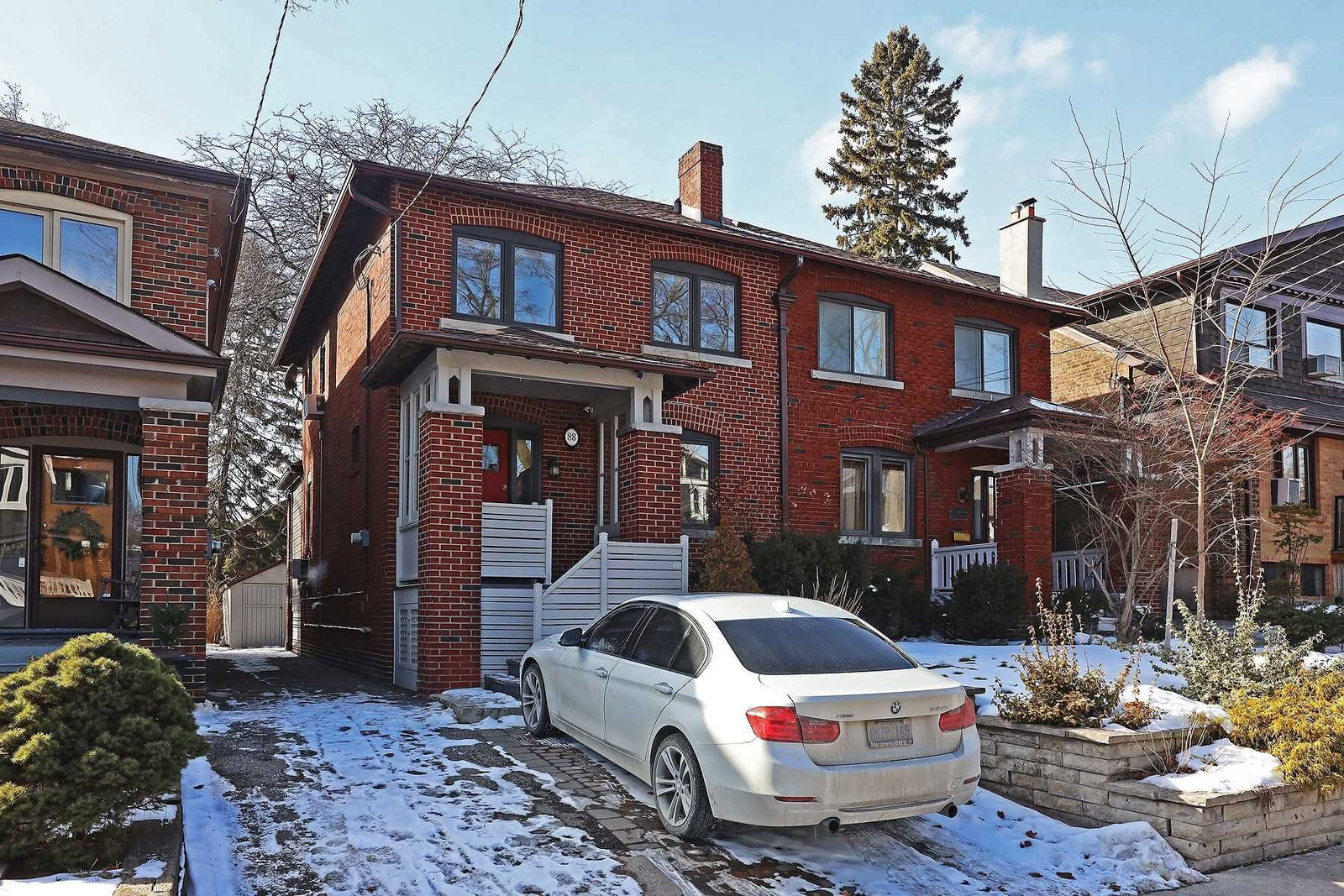 88 Scarboro Beach Blvd