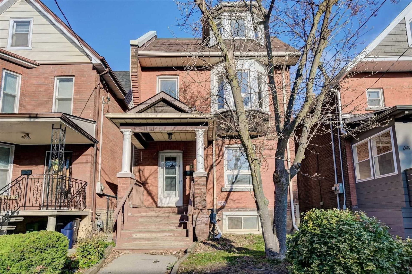 66 Simpson Ave
