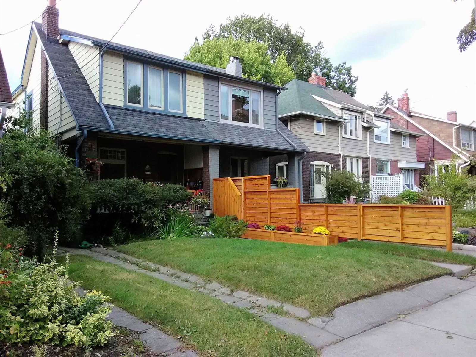 10 Earl Haig Ave