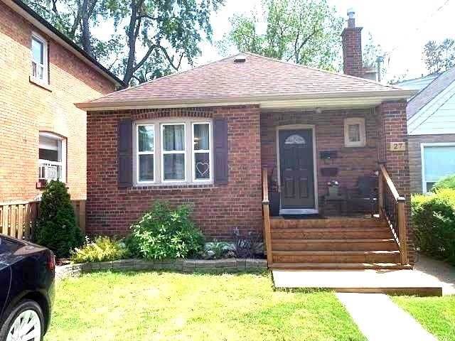 27 Lynn Rd