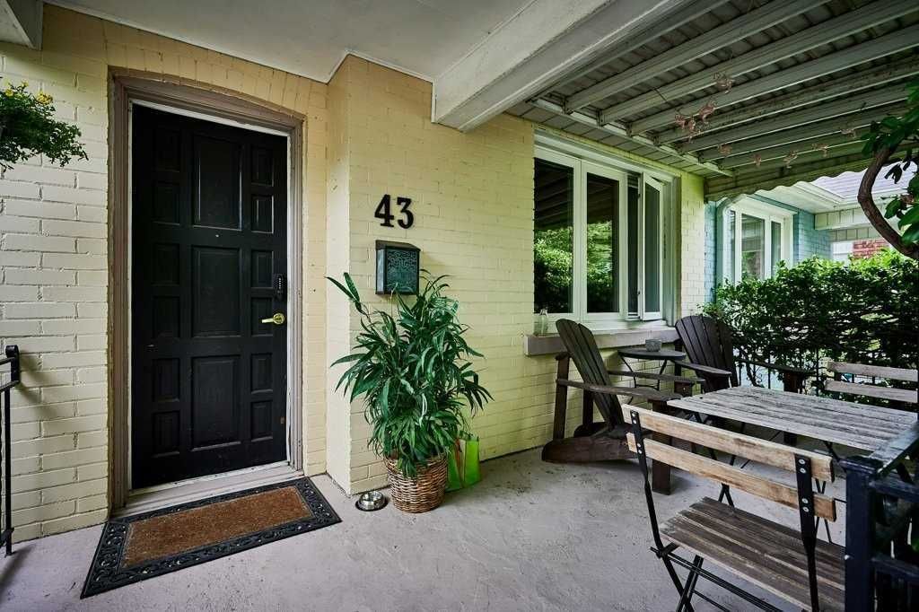 43 Lawlor Ave