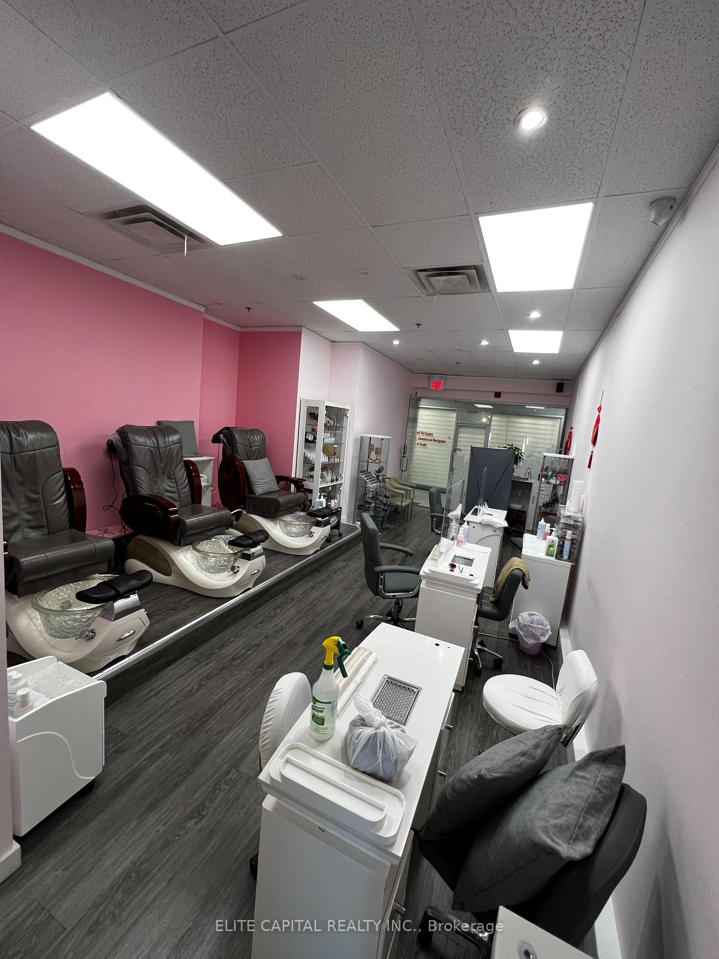 550 Highway 7 E N/A