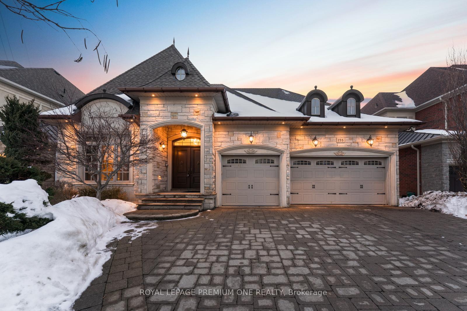 155 Cook's Mill Crescent