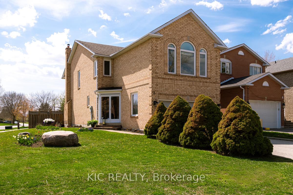 2 Bayel Crescent