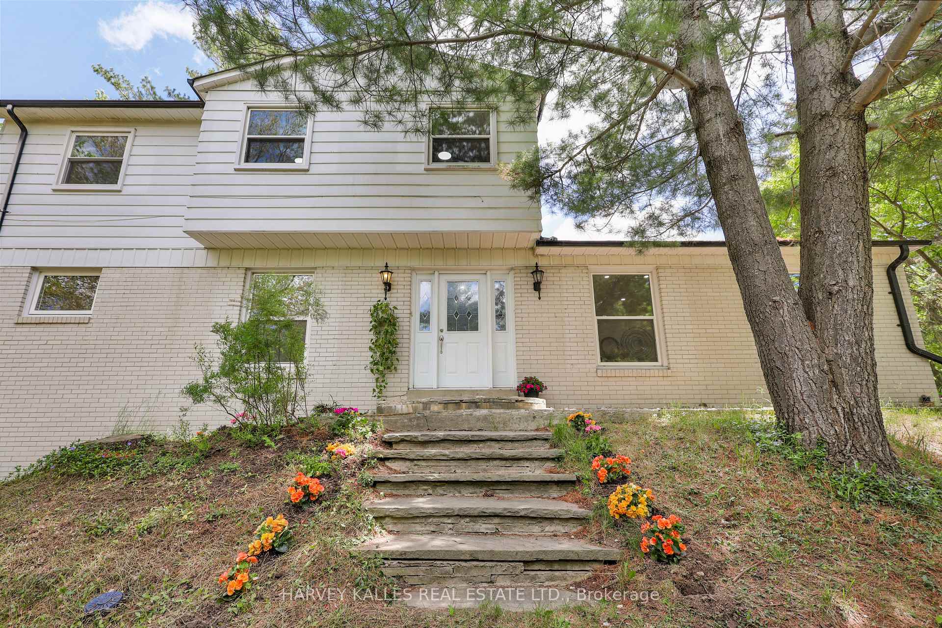 62 Aberfeldy Crescent