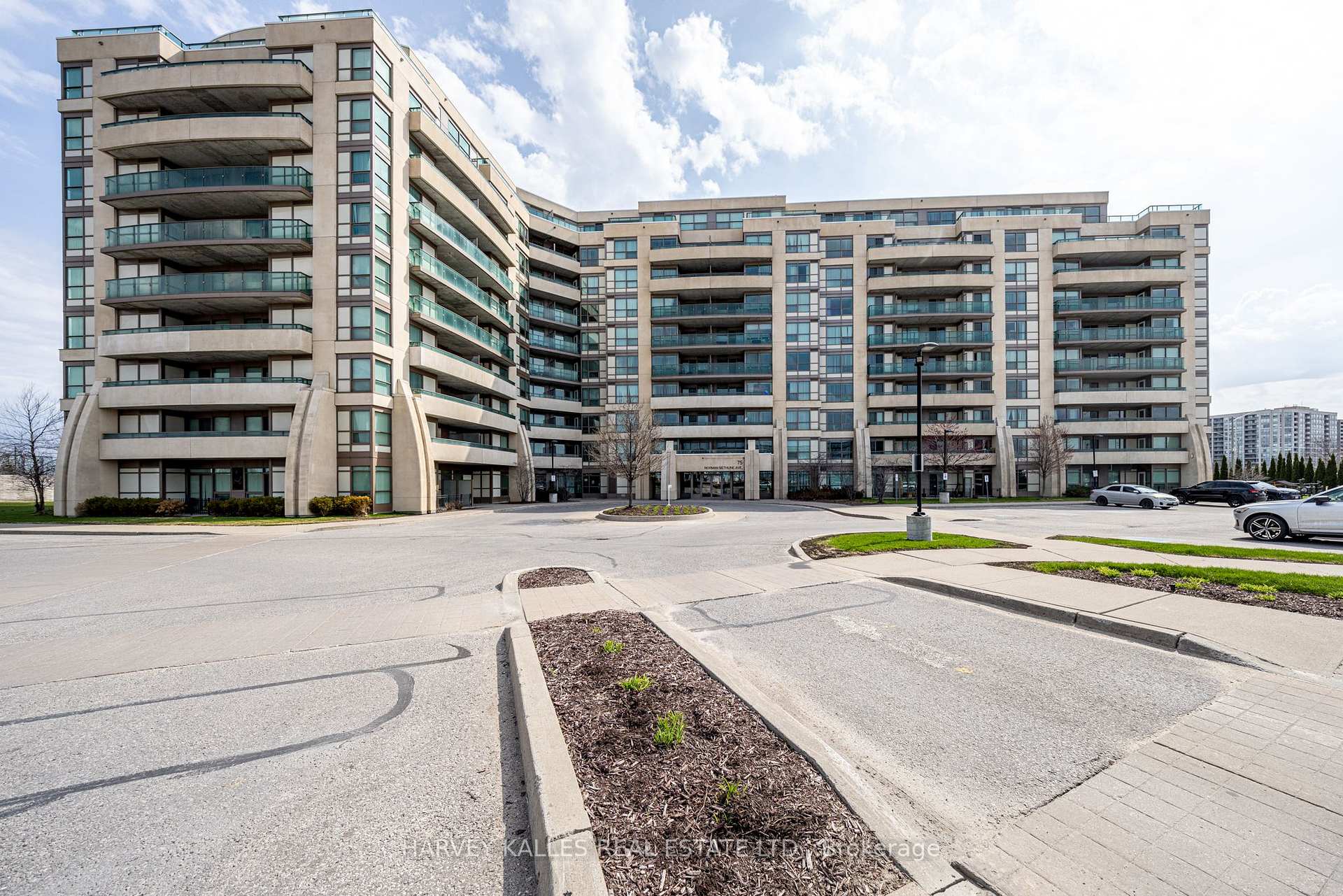 75 Norman Bethune Avenue