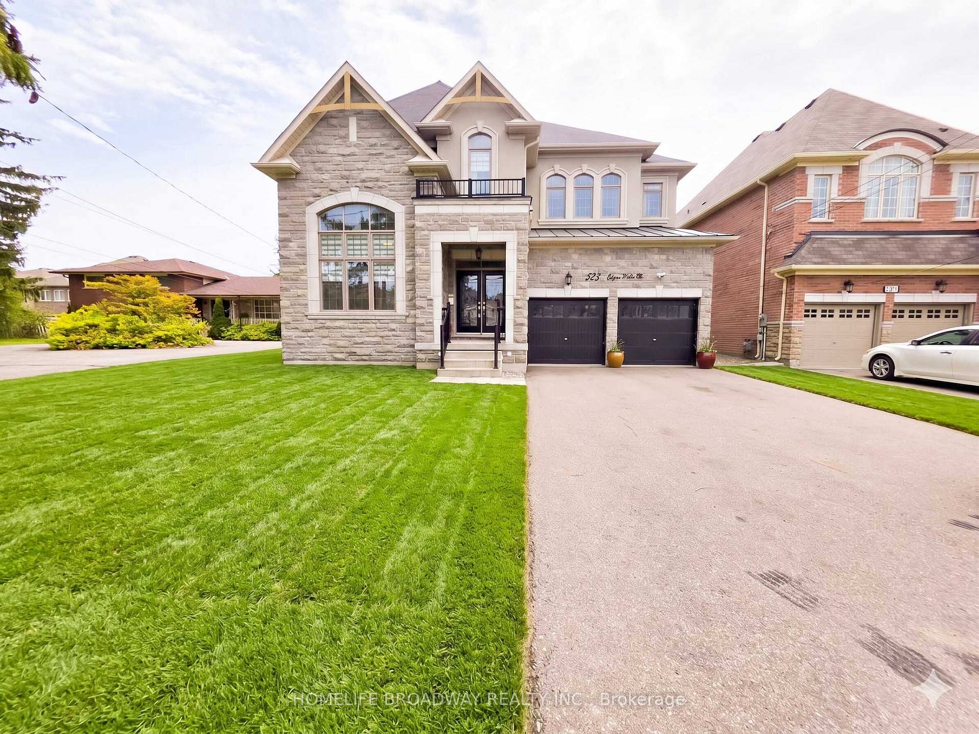525 Elgin Mills Road W