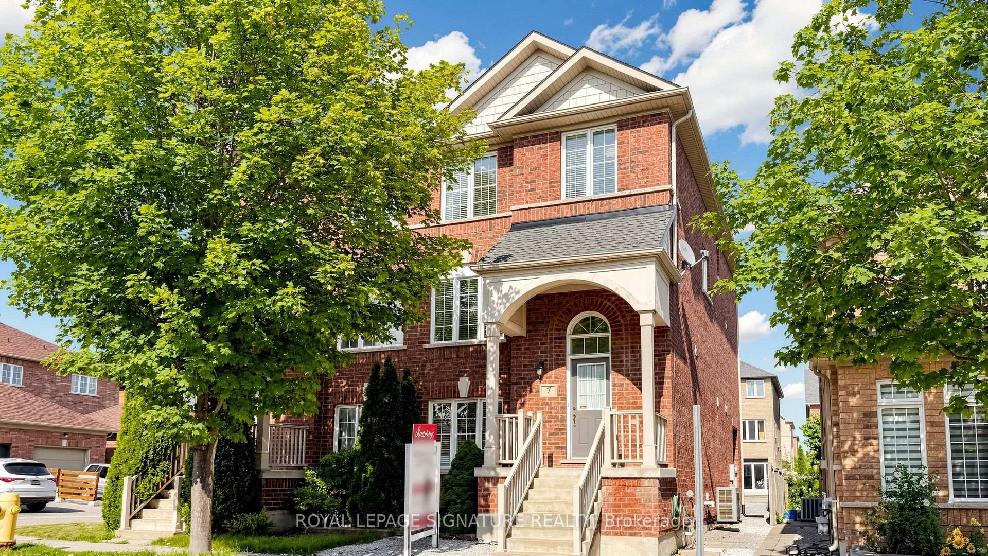 7 Rock Garden Street