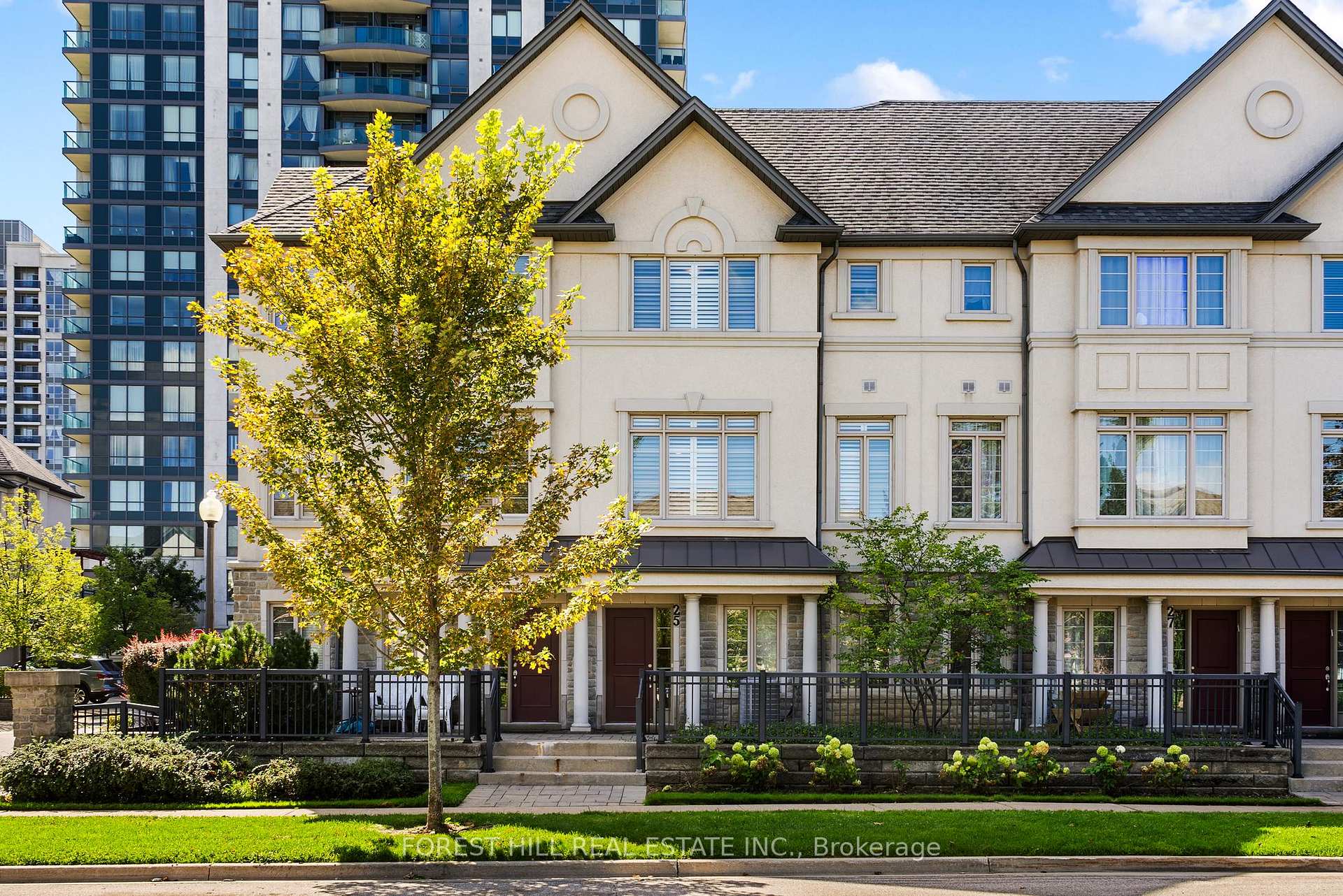 25 Beverley Glen Boulevard
