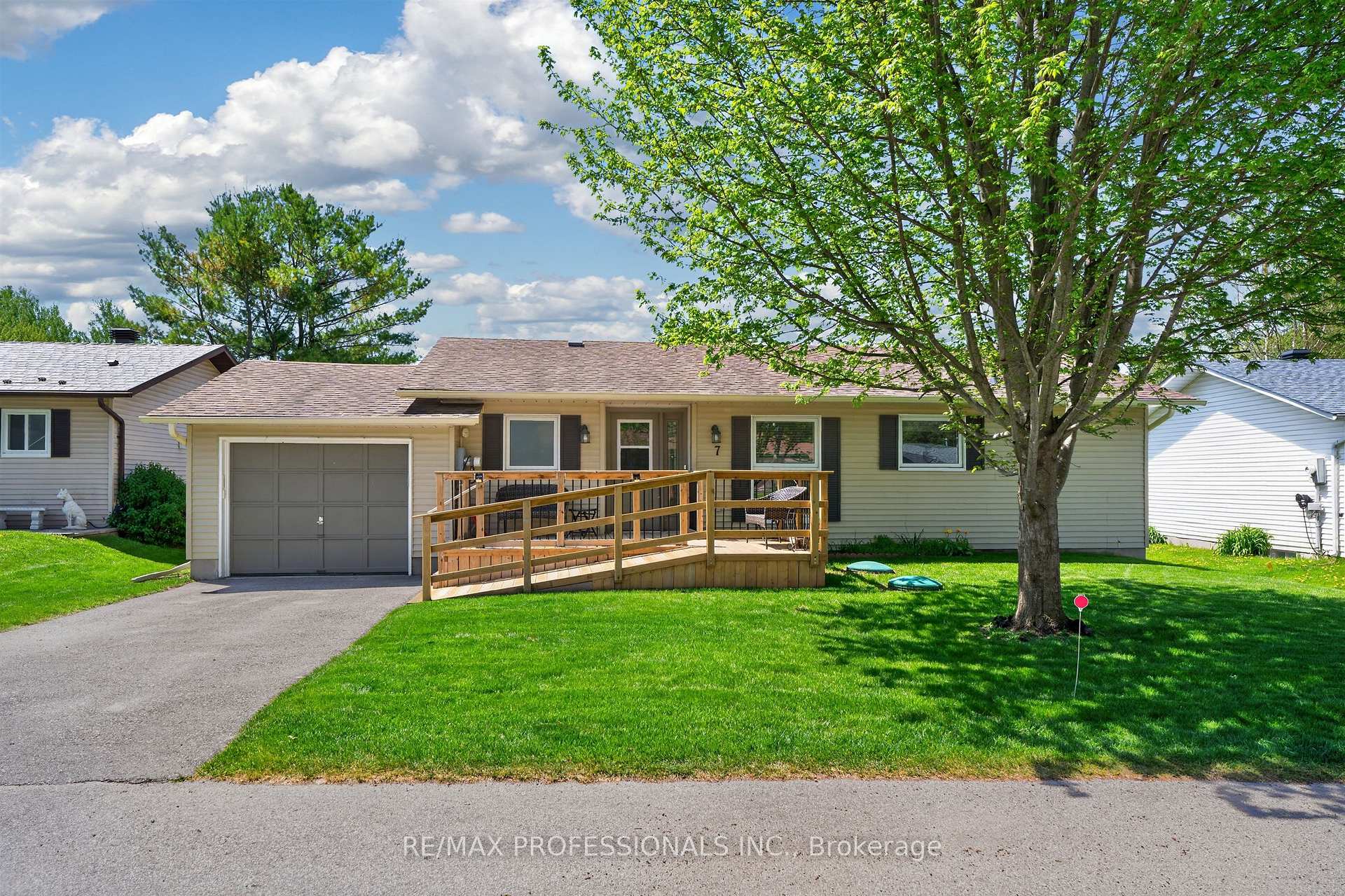 7 Tamarack Court