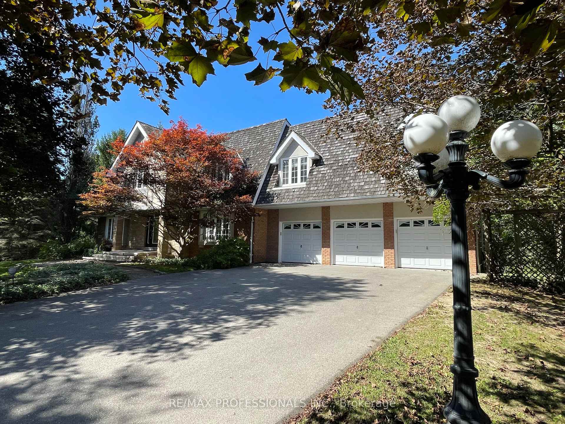 60 Kingscross Drive