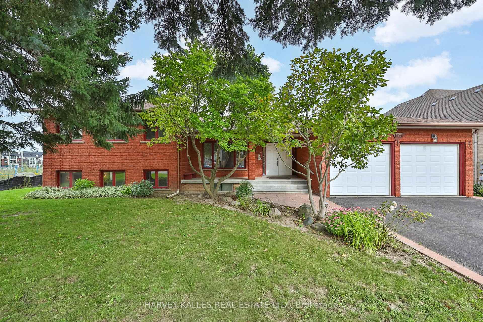 113 Bond Crescent