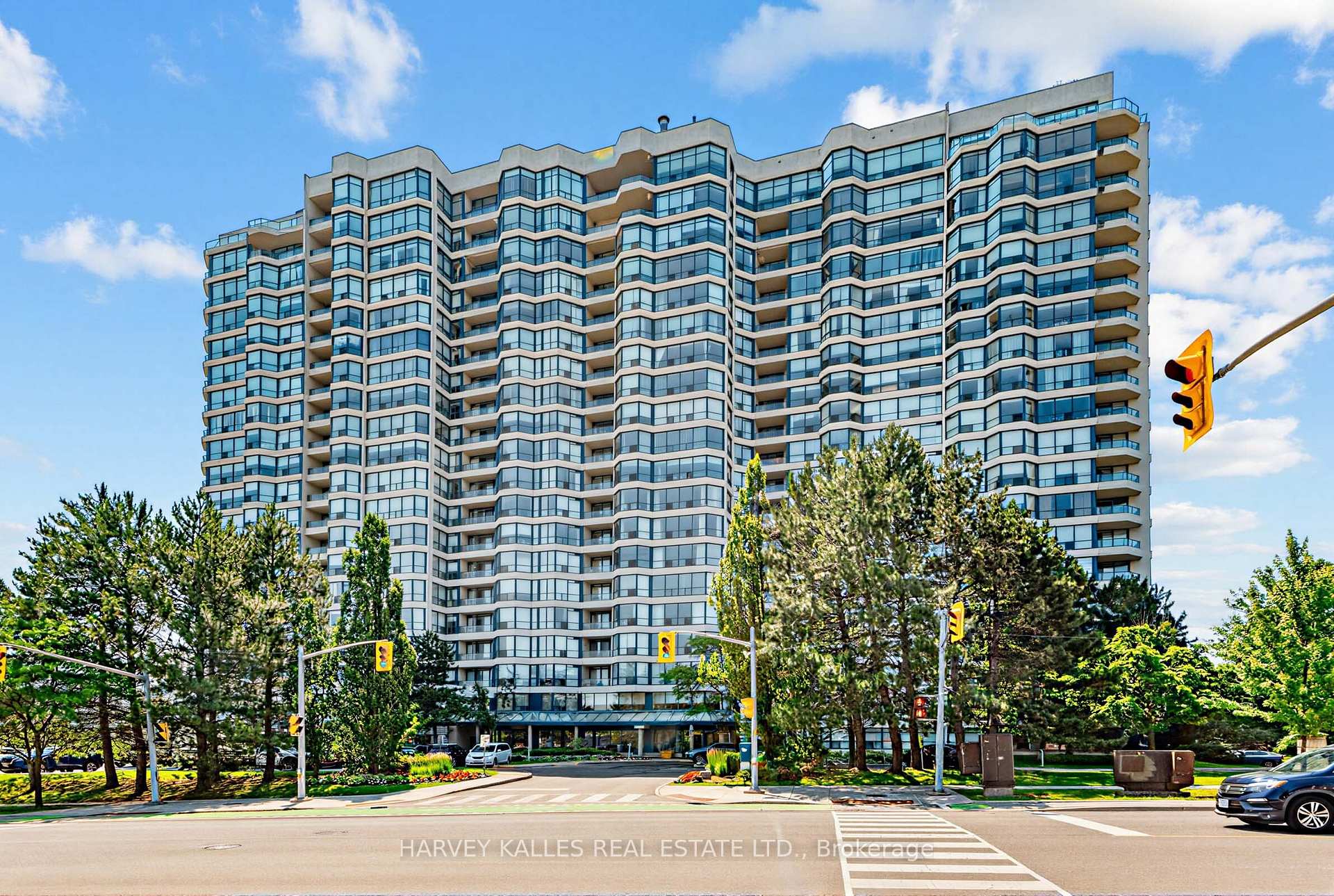 1 Clark Avenue W