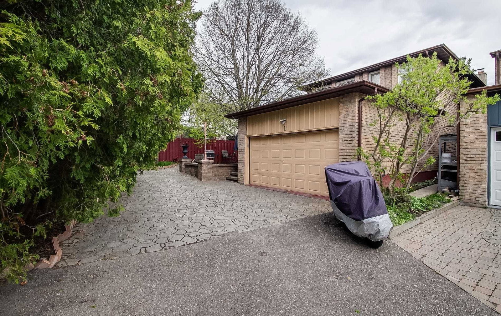 1 Anne Crt