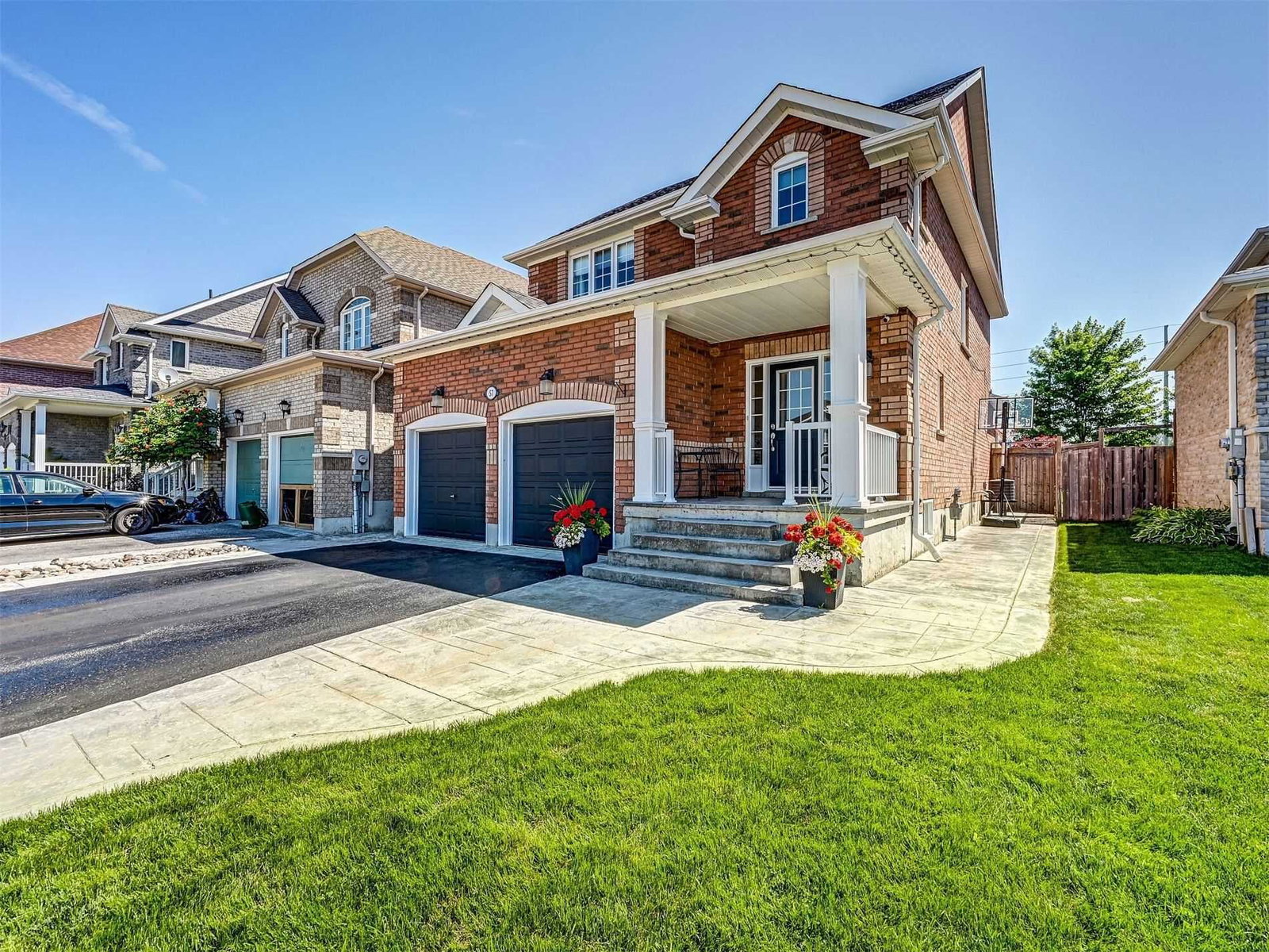 57 Laurelbank Cres