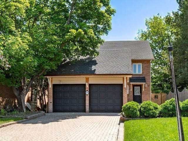 8 Juniper Cres