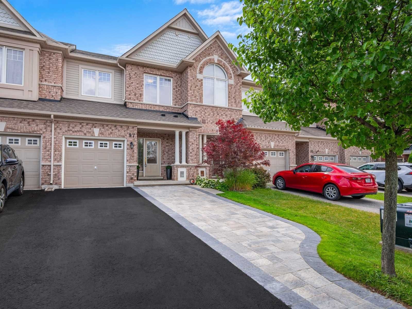 97 Thatcher Cres