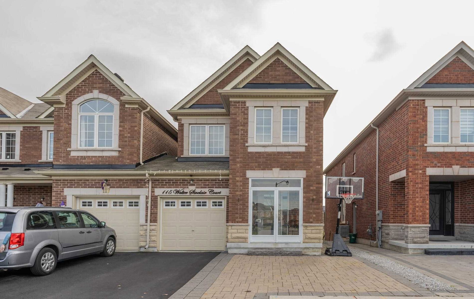 115 Walter Sinclair Crt