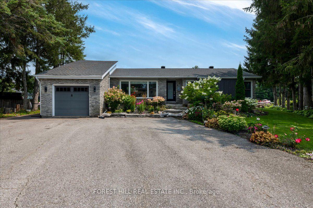 21 PINETREE Court