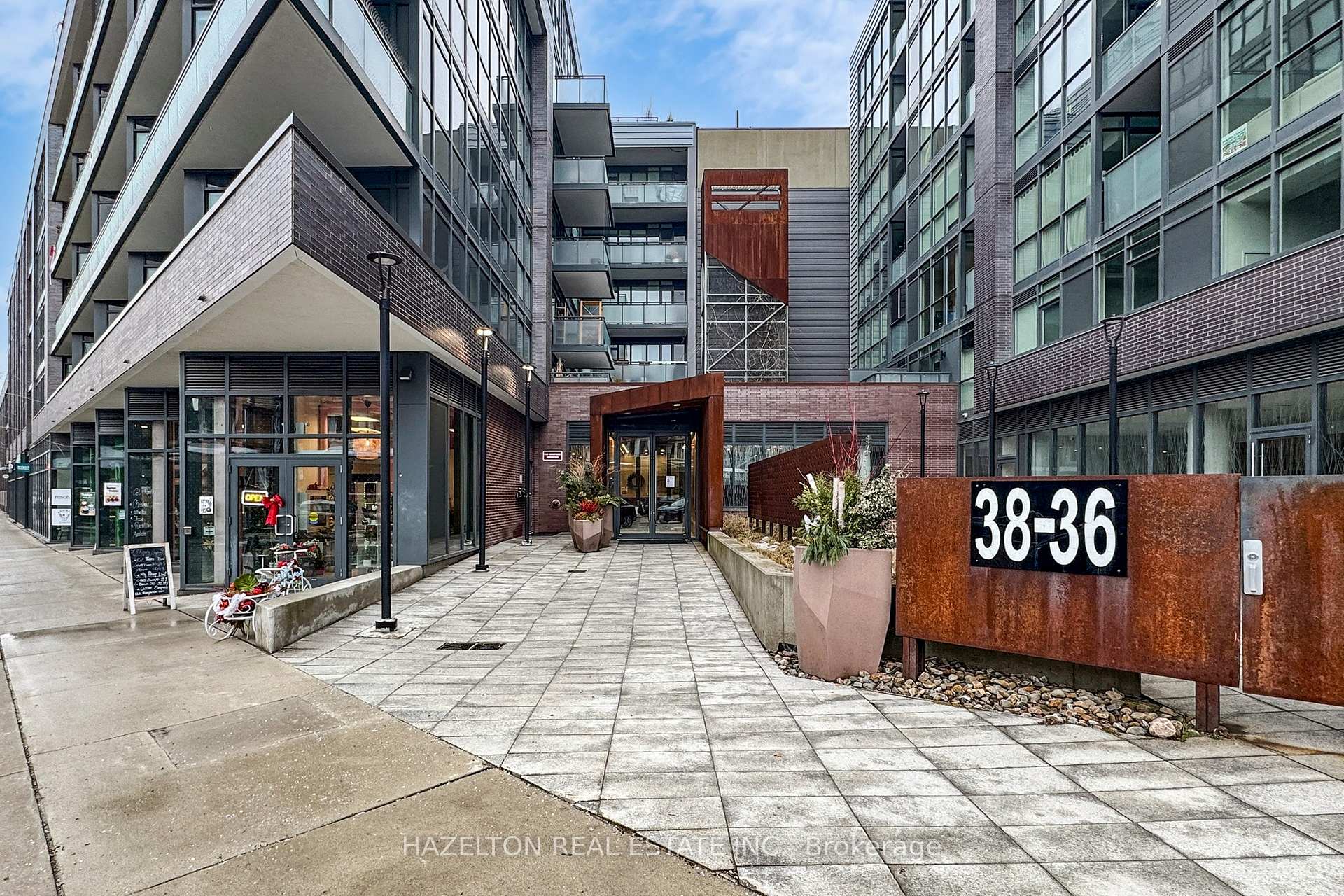 38 Howard Park Avenue