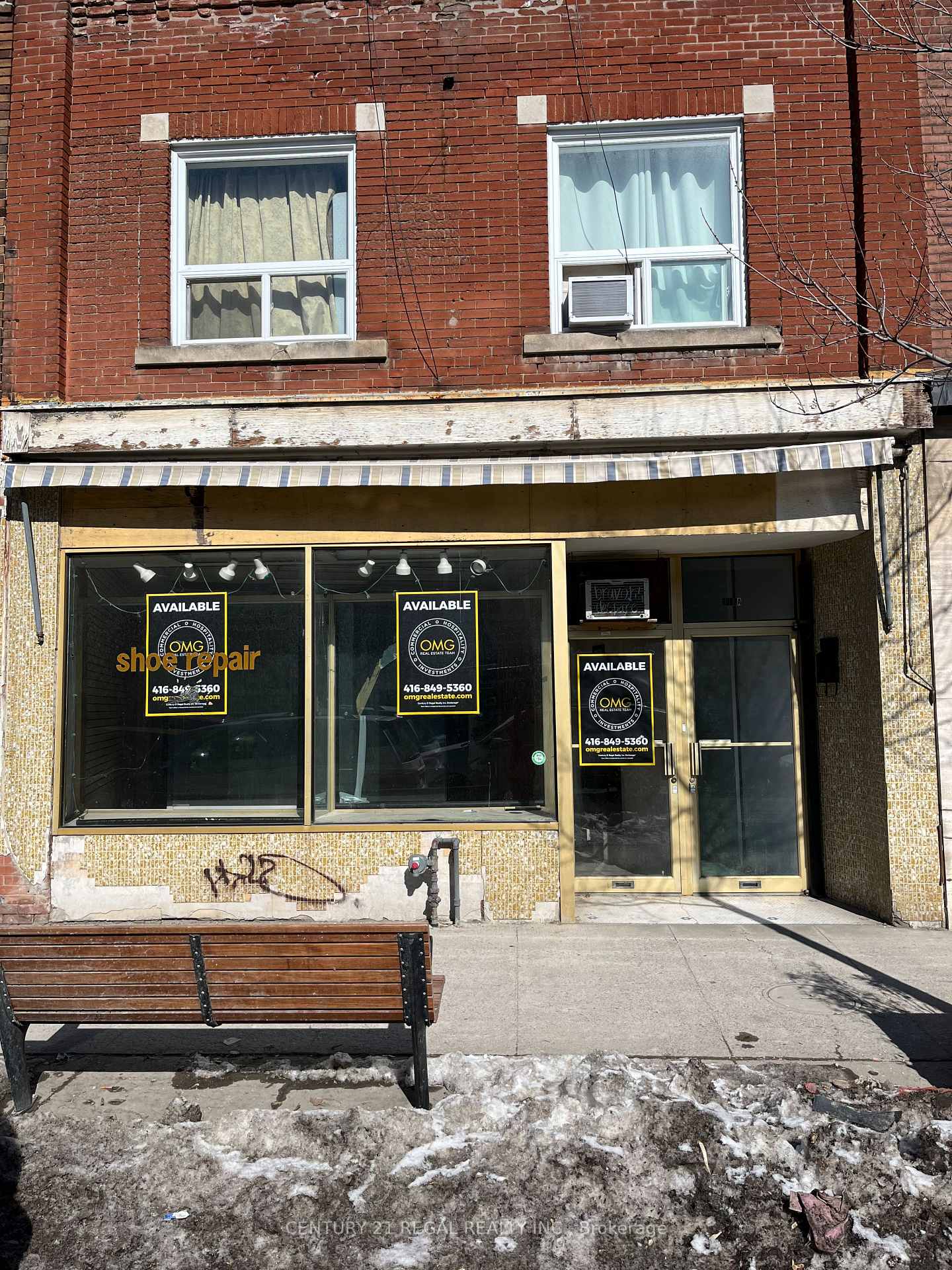 3062 Dundas Street W