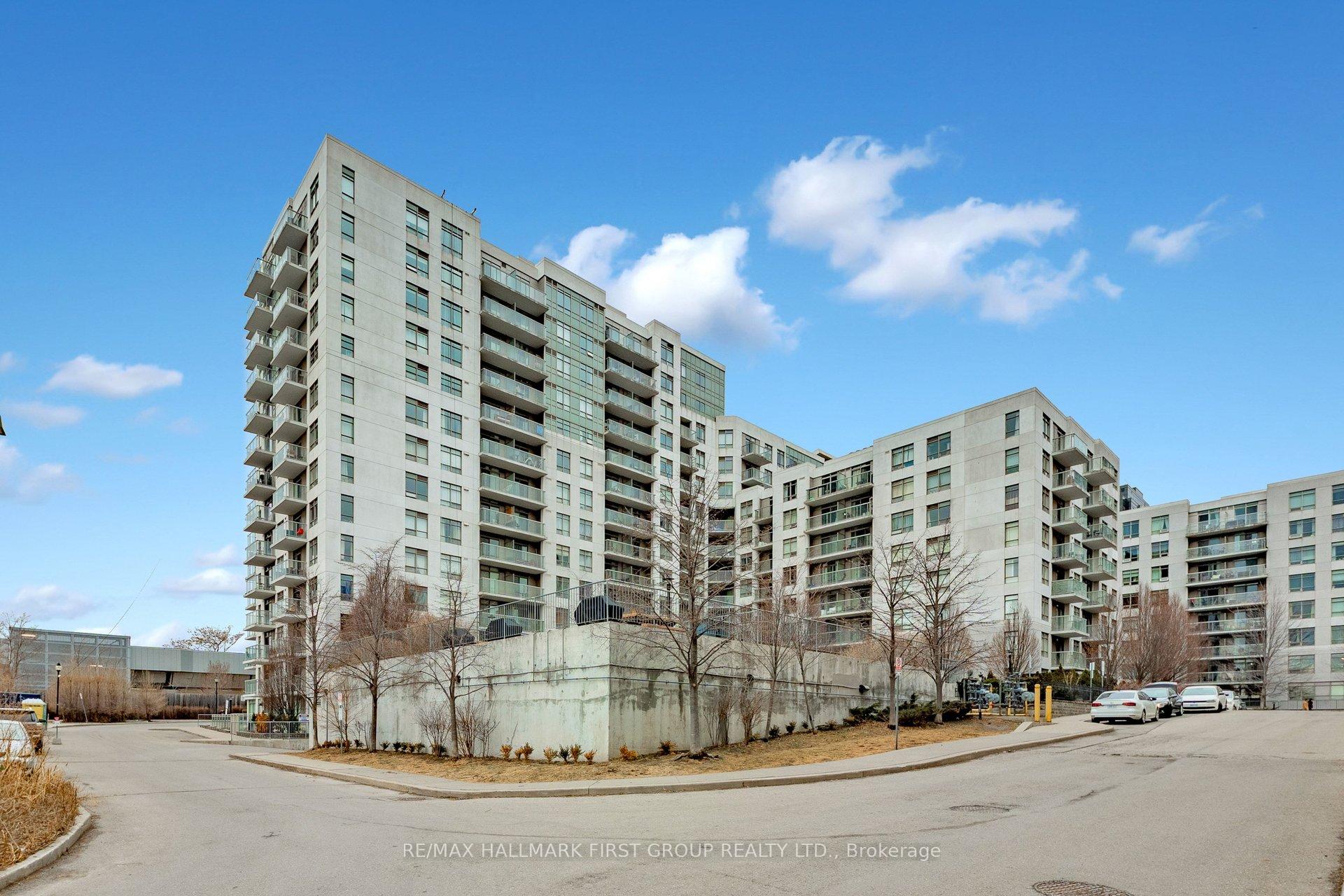 812 Lansdowne Avenue