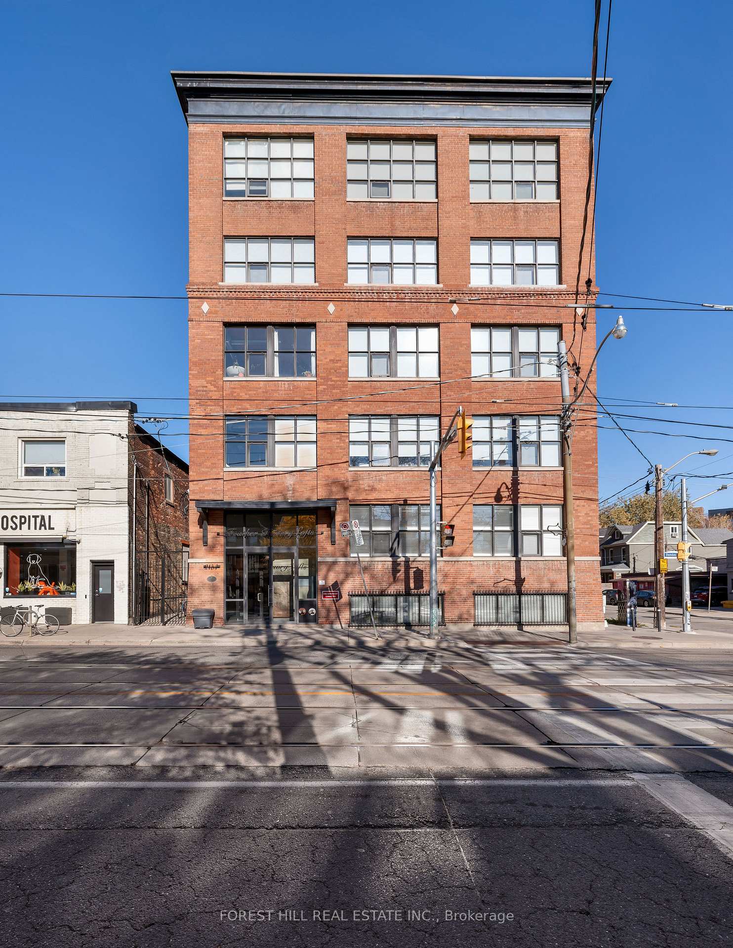 2154 Dundas Street W