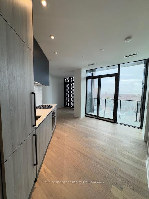 2625 Dundas Street W
