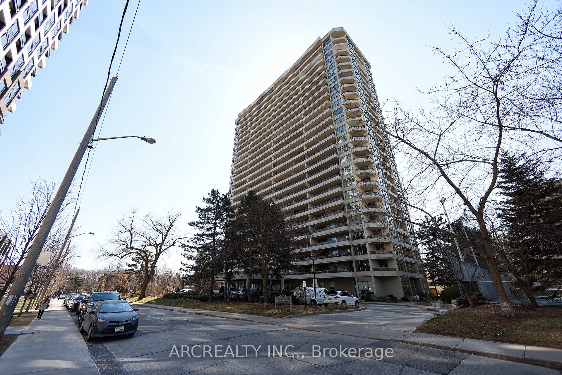 50 Quebec Avenue