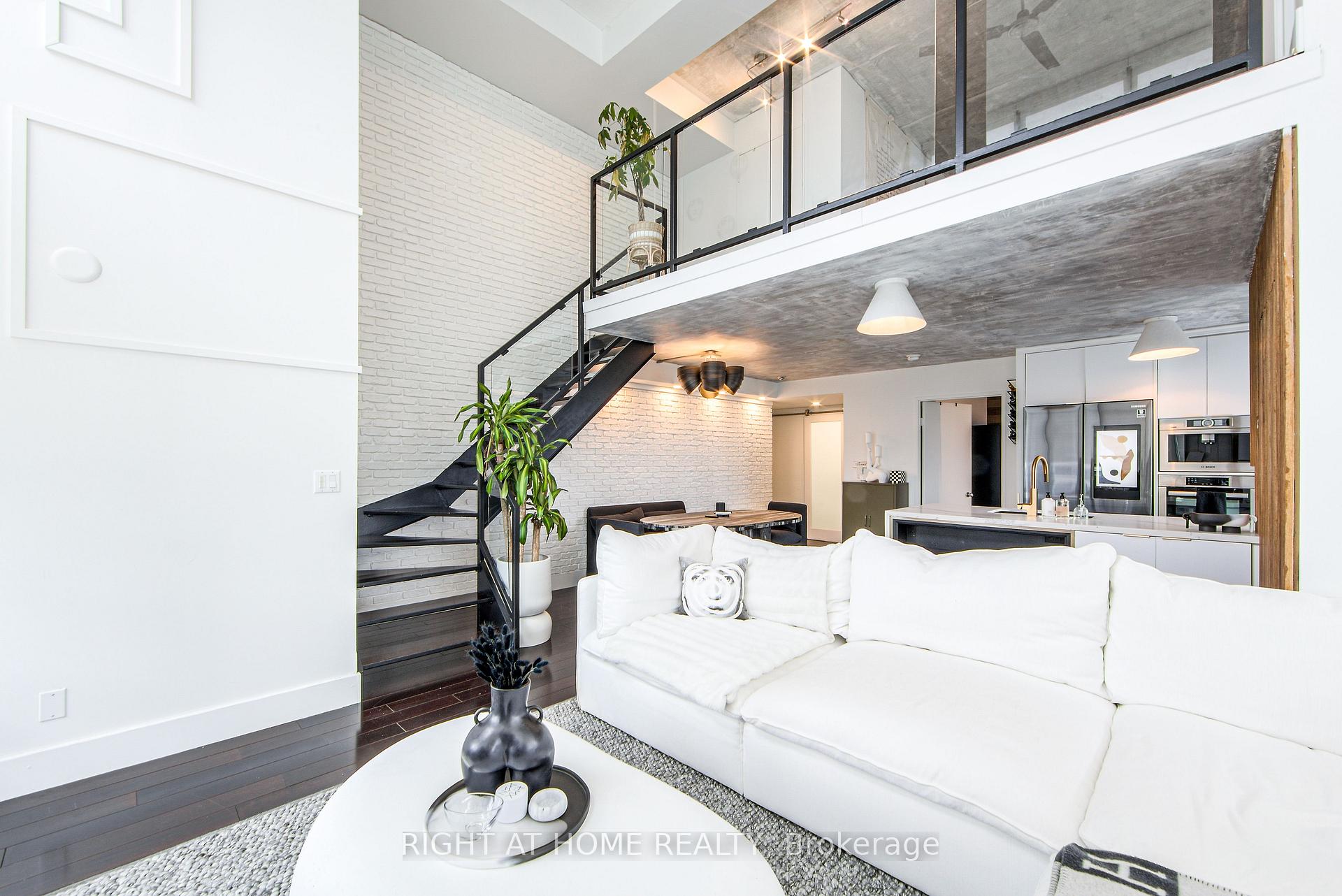 250 Manitoba Street SE