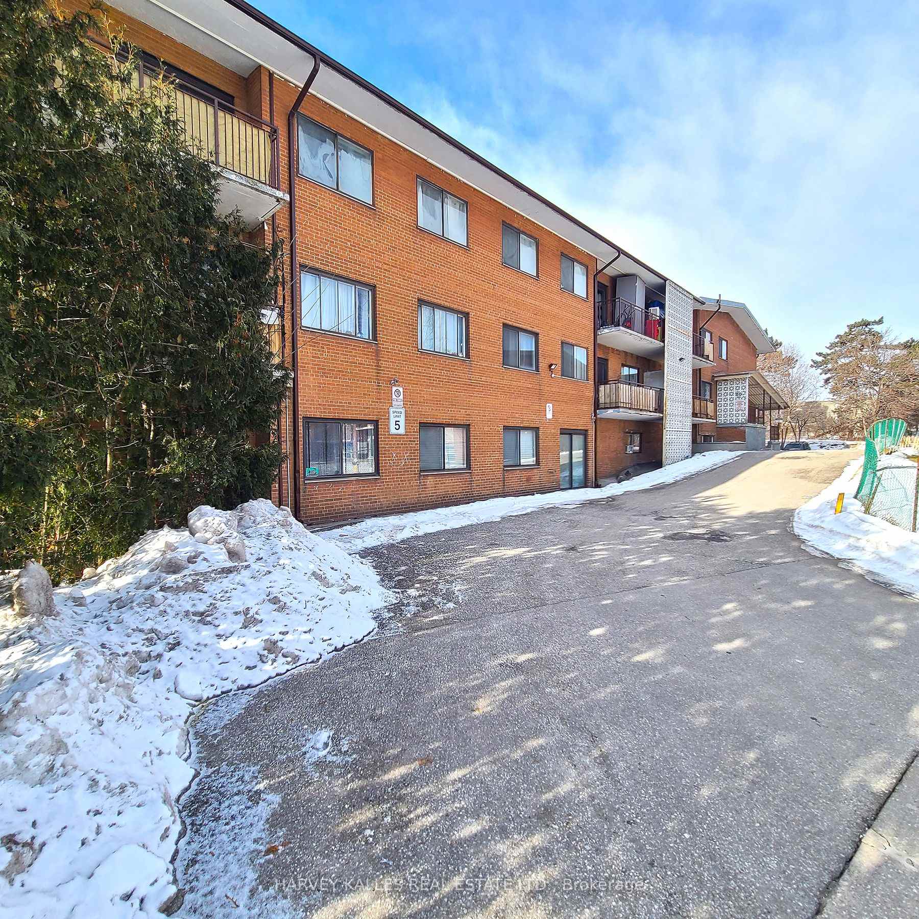 80 Blackfriar Avenue