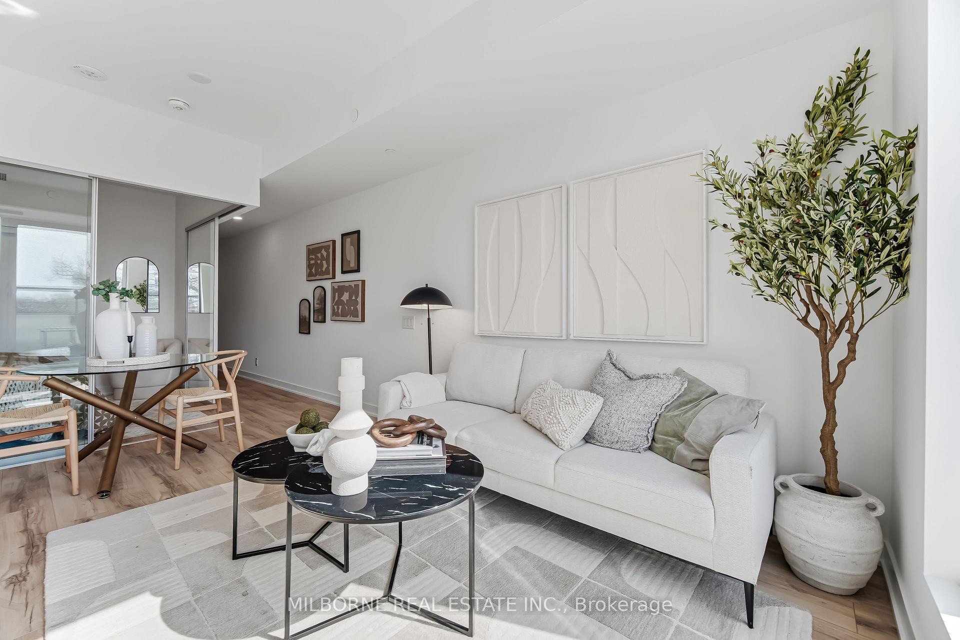 1660 Bloor Street W