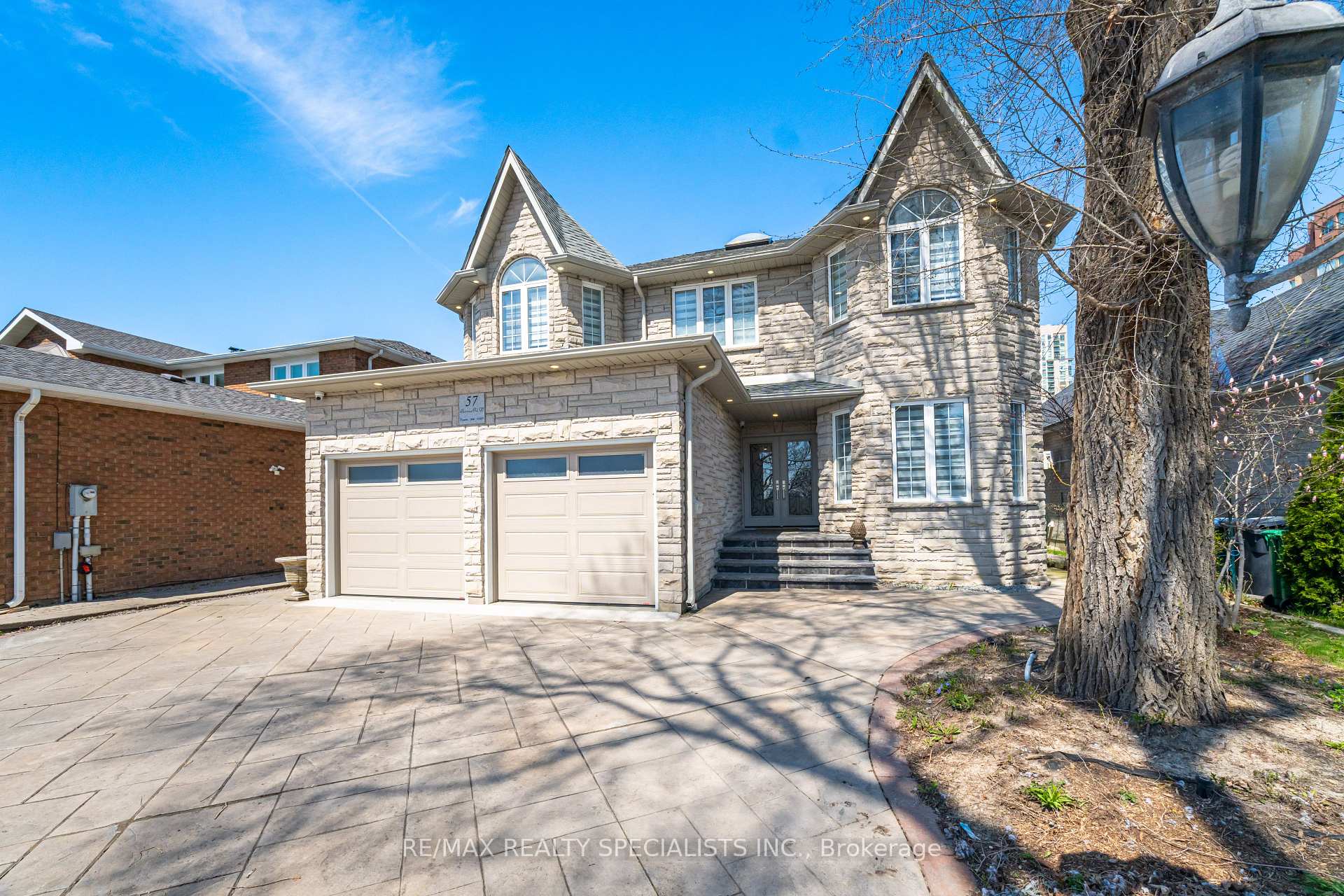57 Fairview Road W