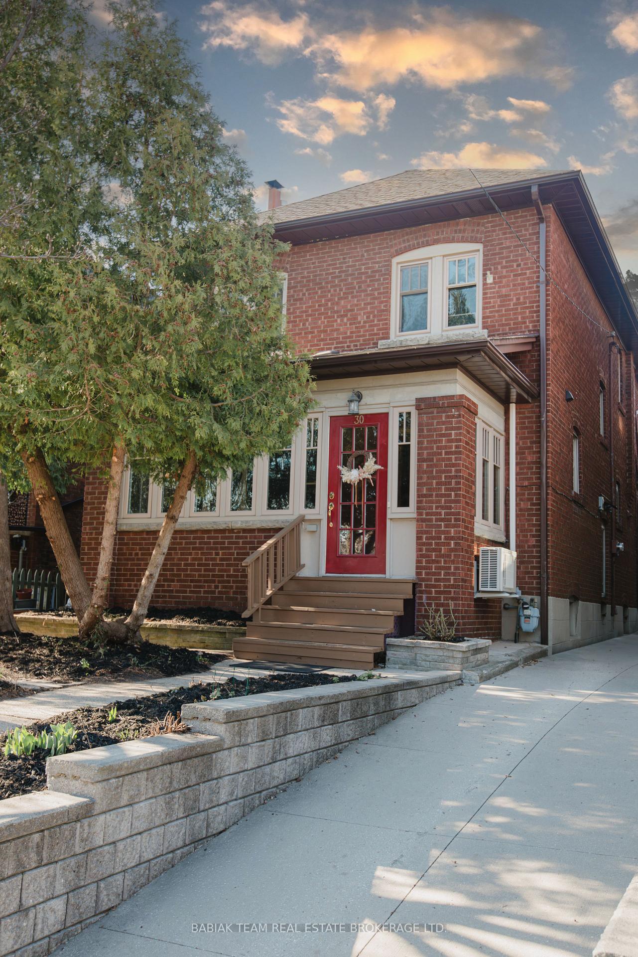 30 Woodside Avenue
