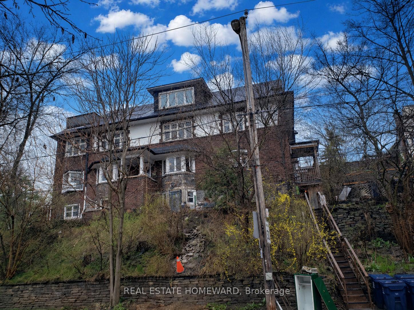 435 Parkside Drive