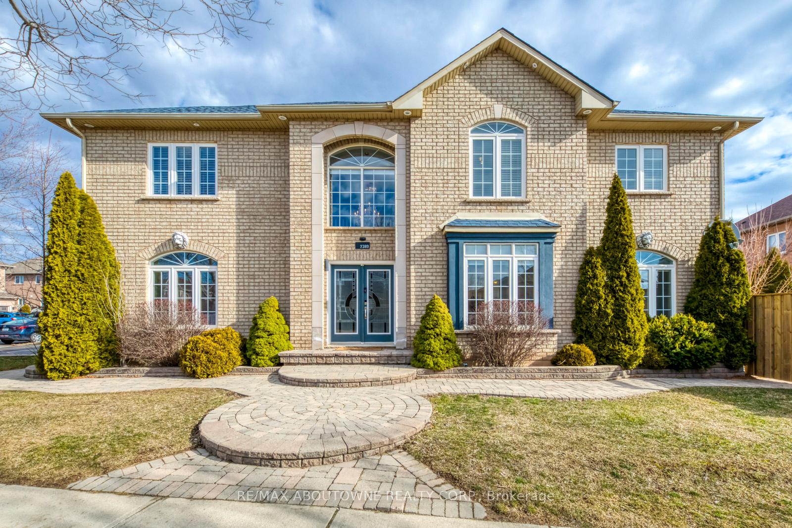 2389 Grand Oak Trail