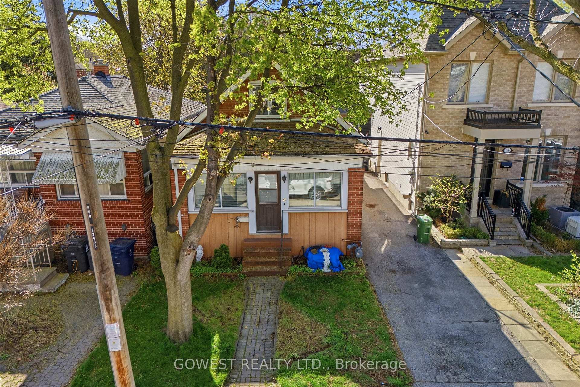 60 Warren Crescent