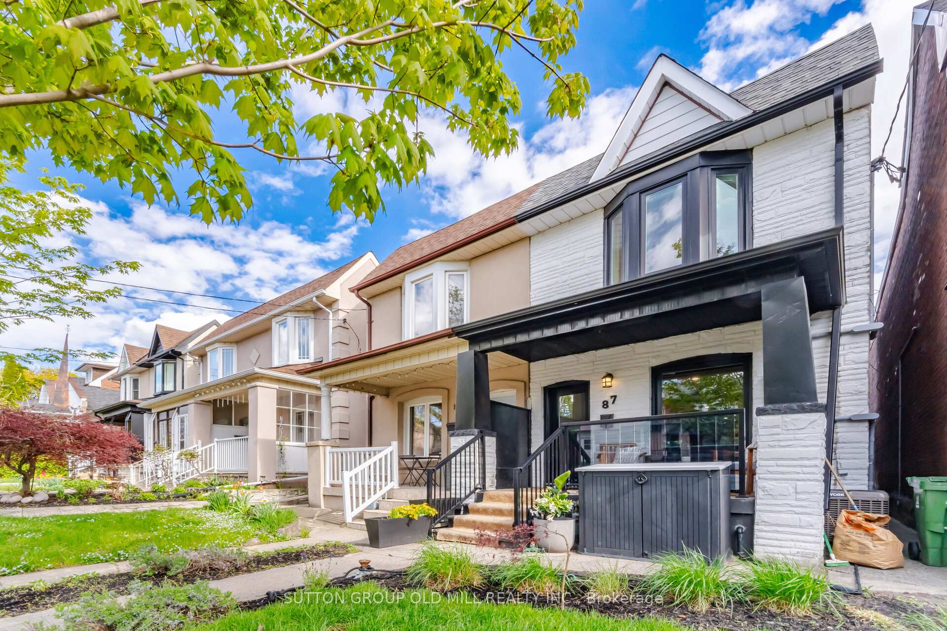 87 Mackay Avenue