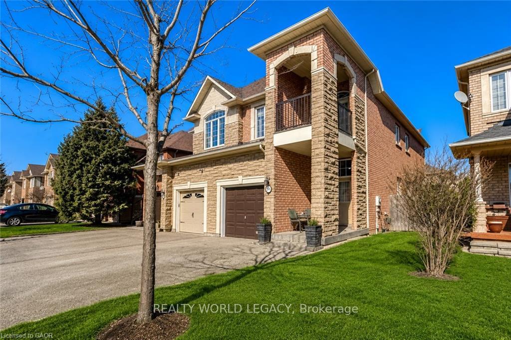2313 Newcastle Crescent