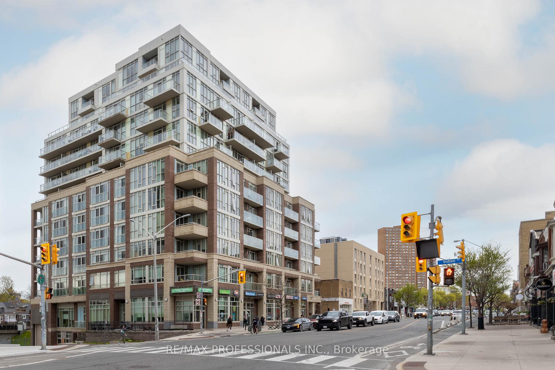 1638 Bloor Street W