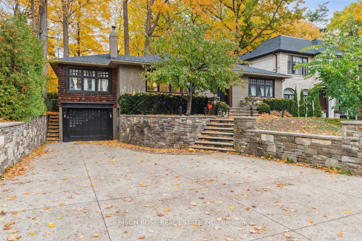 89 Holyrood Avenue