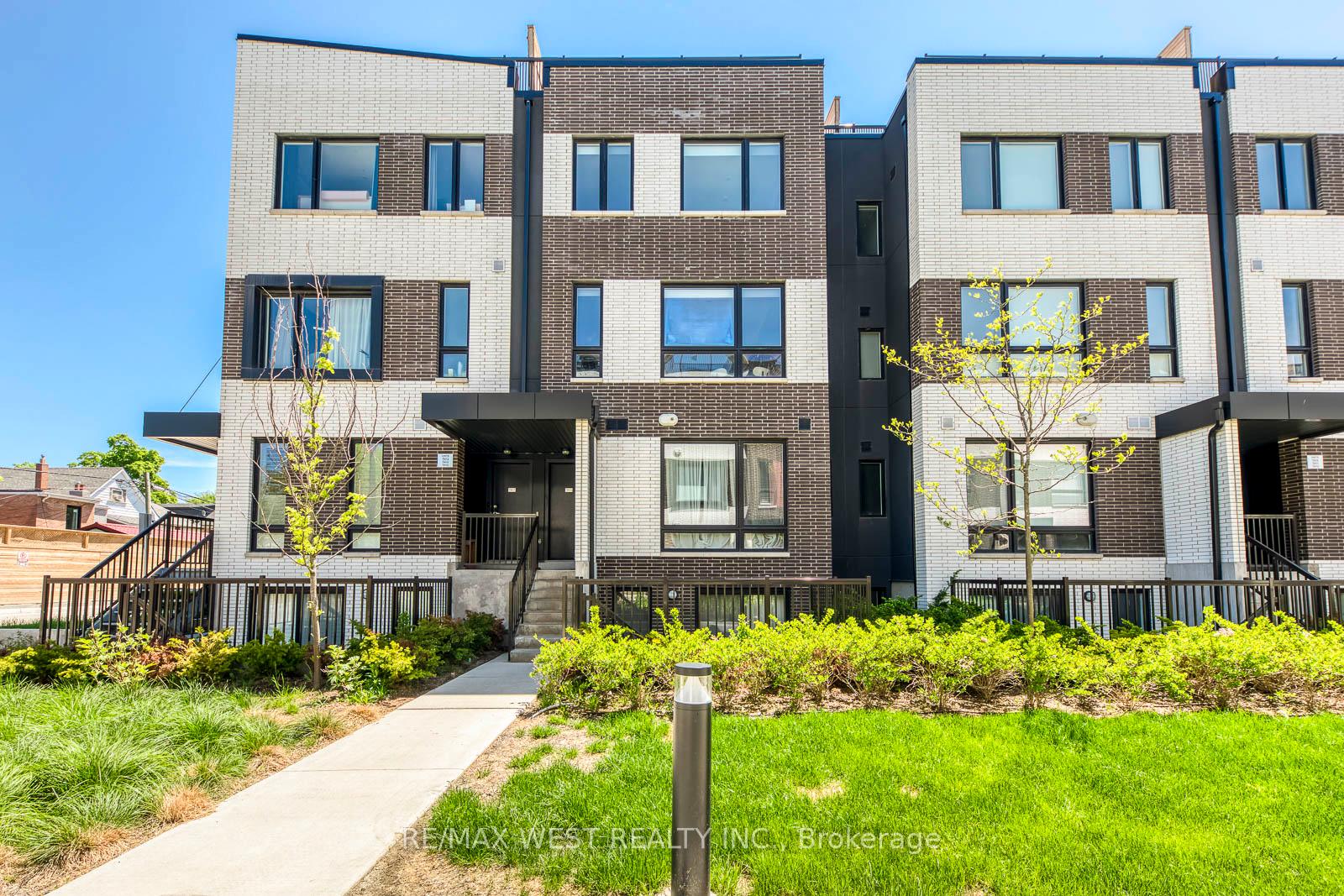 30 Ed Clark Gardens Boulevard