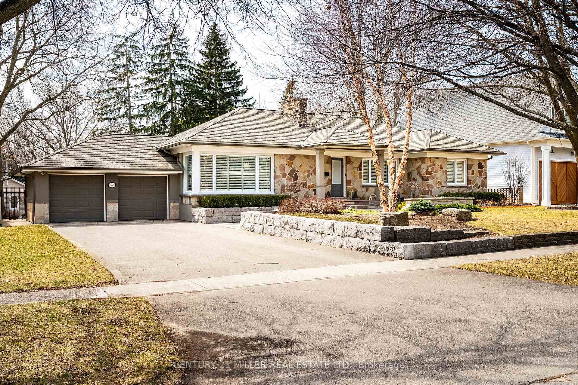262 Oakwood Crescent