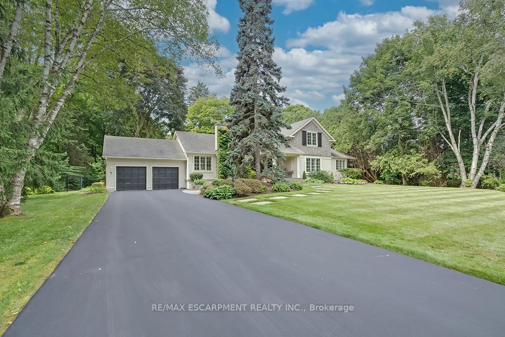7 Colonial Crescent