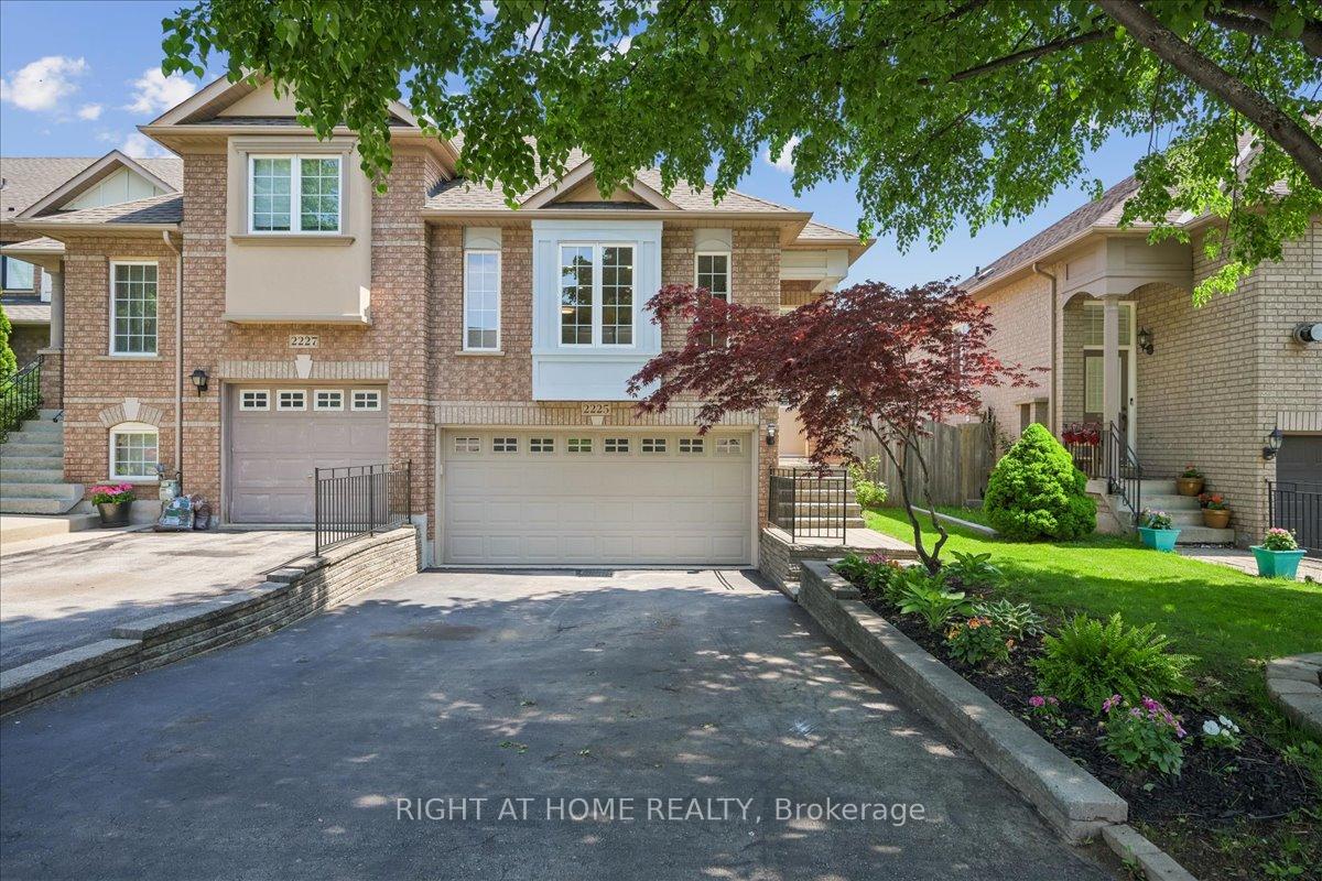 2225 Hummingbird Way