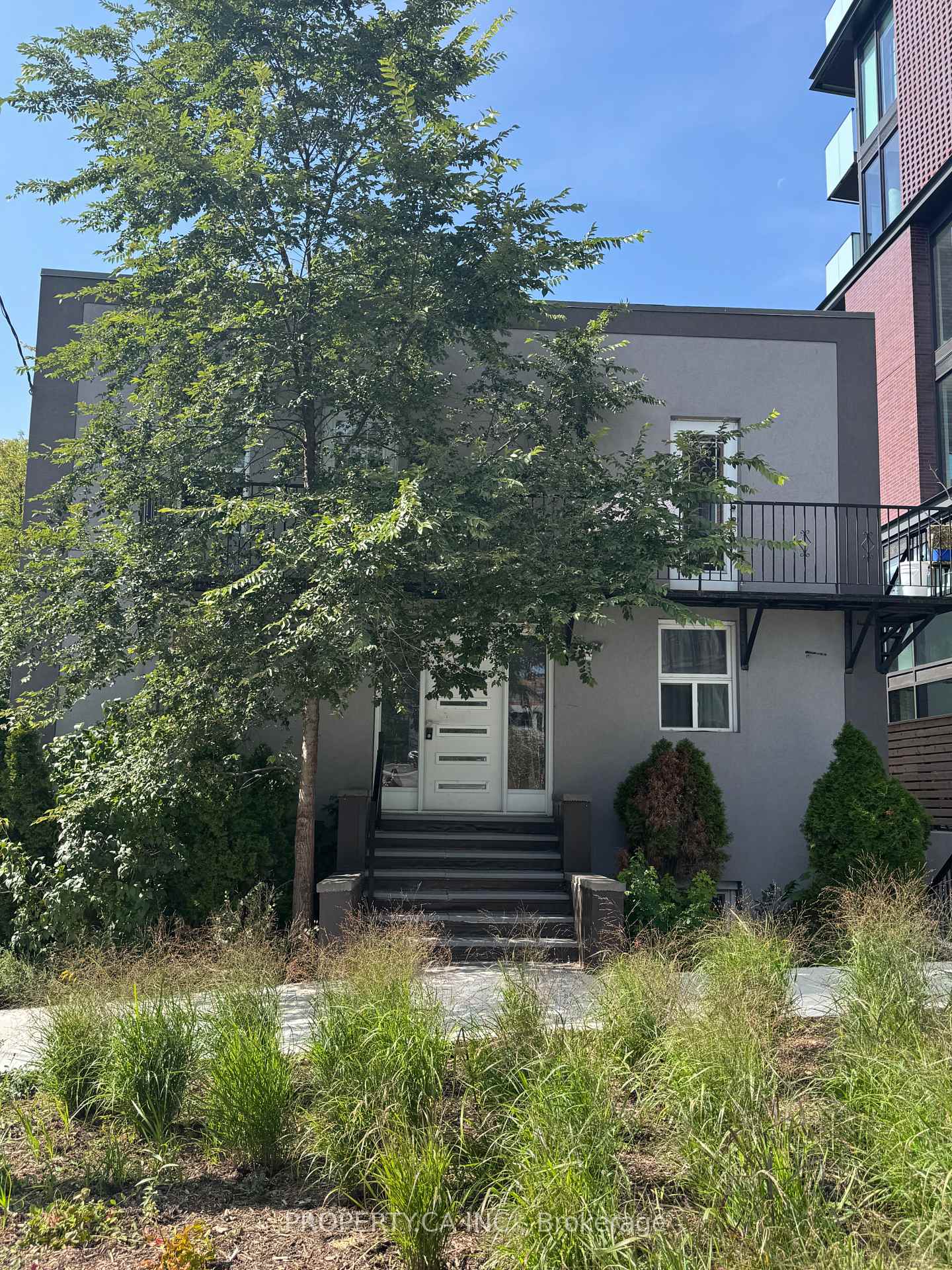 22 Brad Street