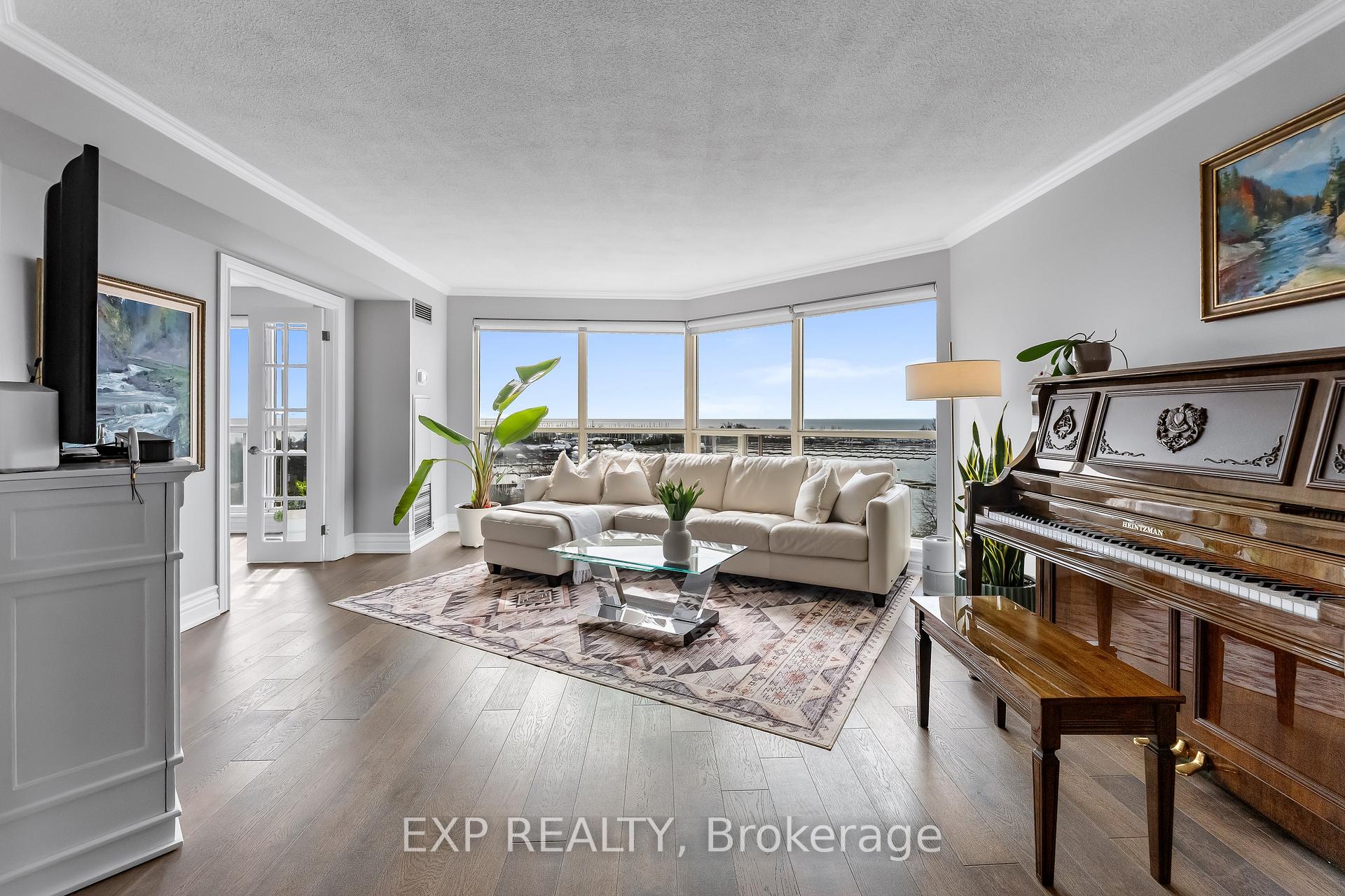 2261 Lake Shore Boulevard W