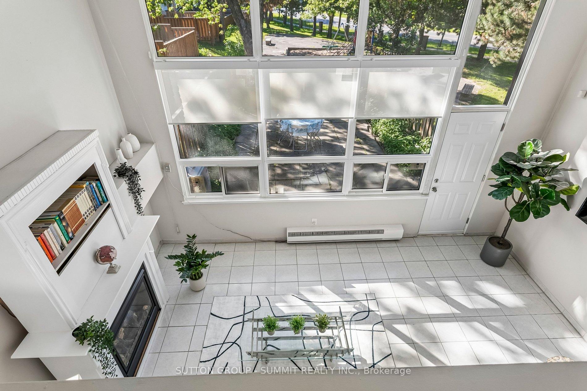 180 MISSISSAUGA VALLEY Boulevard