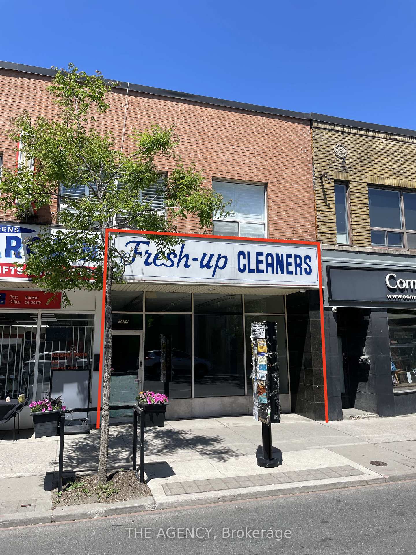 2936 Dundas Street W