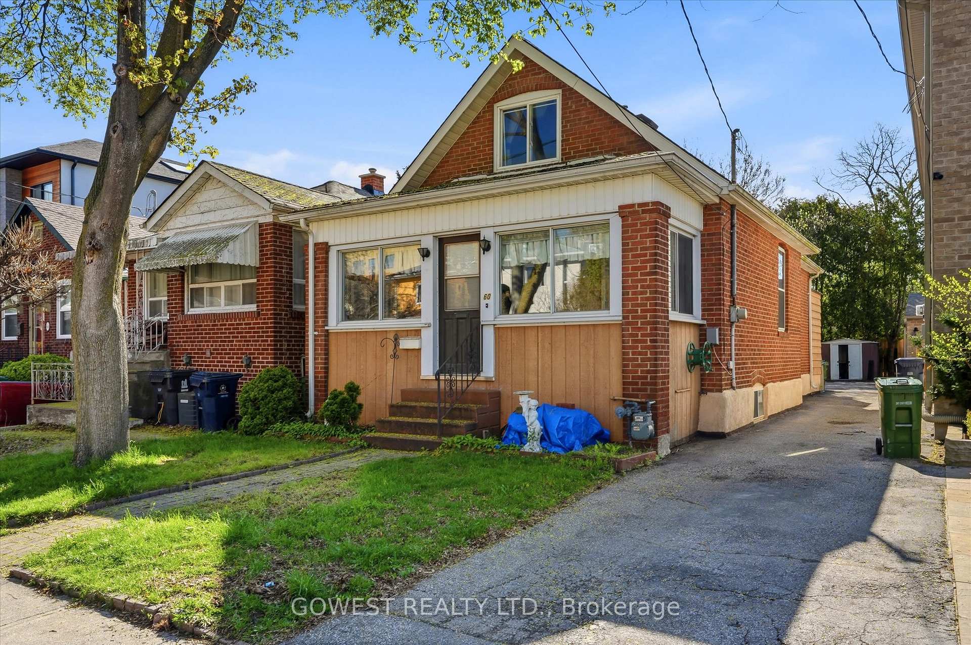 60 Warren Crescent